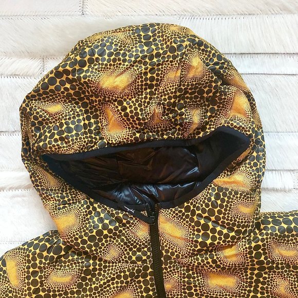 Uniqlo SPRZ NY Ultra Light Down Jacket Yayoi Kusam - Picture 6 of 9